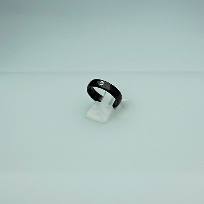 Gredzens ar rodija pārklājumu un keramiku