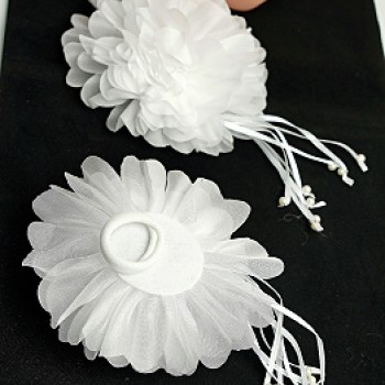 Matu gumija ar bārkstīm dekorētām ar pērlēm