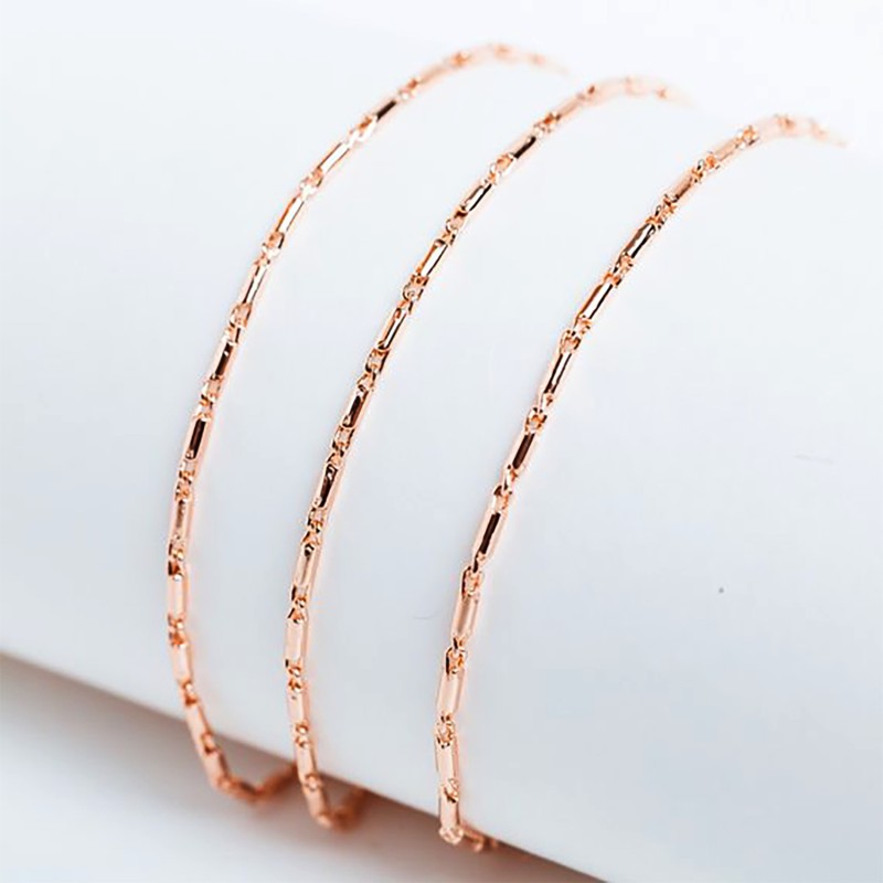 Apzeltītā ķēdīte Masīvā cilindriska gliemežvāka posmu virkne