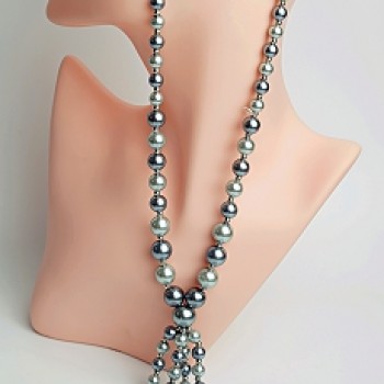 Kaklarota ar auskariem pērles