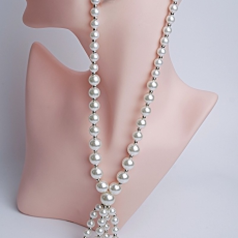 Kaklarota ar auskariem pērles