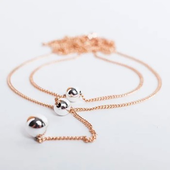 Kaklarota apzeltīta