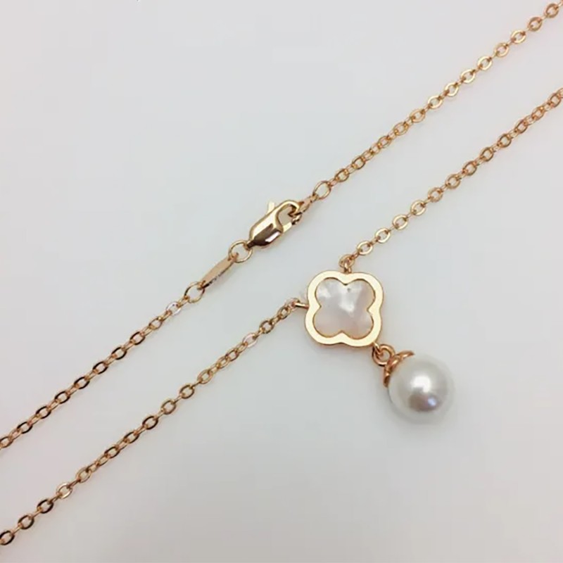 Apzeltītā ķēdīte ar kulonu