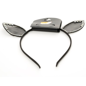 Matu lociņš ar austiņām