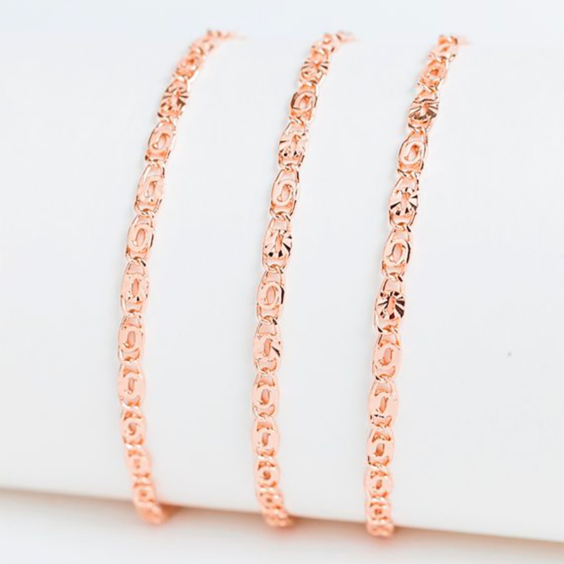 Apzeltītā ķēdīte Gliemežu atslēgas caurumiņu un staru gravējuma posmu virkne