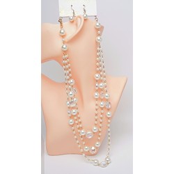 Kaklarota ar auskariem pērles