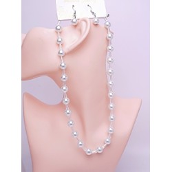 Kaklarota ar auskariem pērles