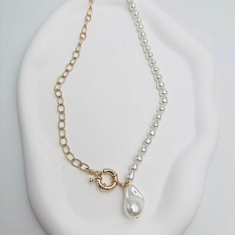 Kaklarota apzeltīta