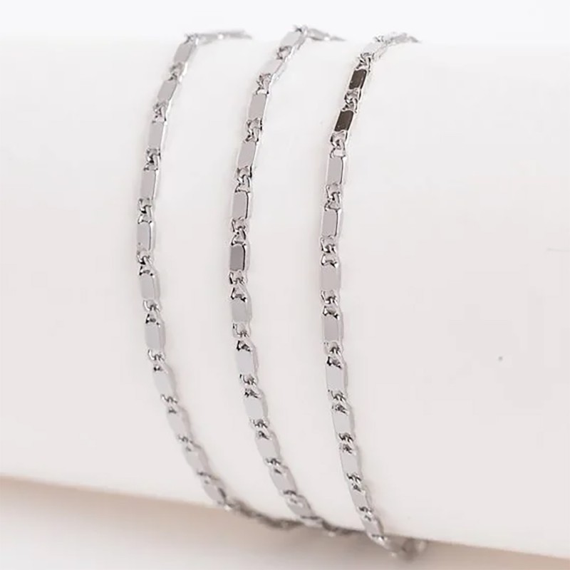 Ķēdīte ar rodija pārklājumu Plakanu smalku pulētu gliemežvāku posmu virkne