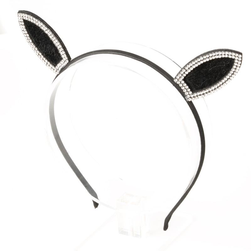 Matu lociņš ar austiņām