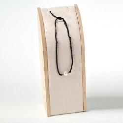 Rokassprādze-aukla ar rotu (pērli)