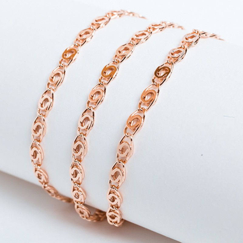 Apzeltītā ķēdīte Gliemežu atslēgas caurumiņu posmu virkne