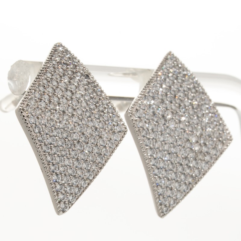 Auskari ar rodija pārklājumu (nagliņas)