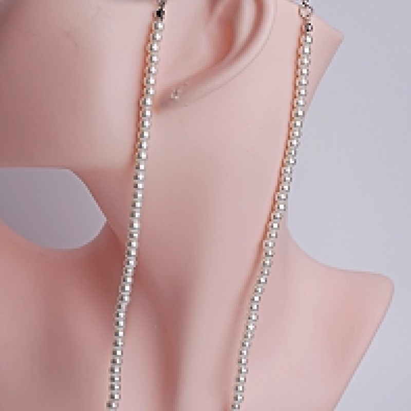 Kaklarota ar auskariem pērles