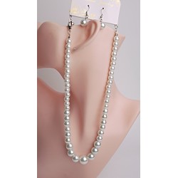 Kaklarota ar auskariem pērles