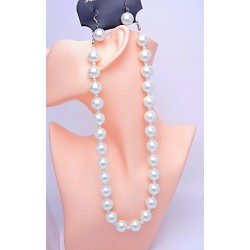 Kaklarota ar auskariem pērles