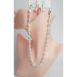 Kaklarota ar auskariem pērles