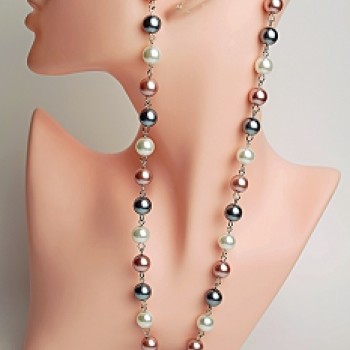 Kaklarota ar auskariem pērles