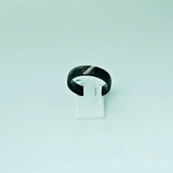 Gredzens ar rodija pārklājumu un keramiku