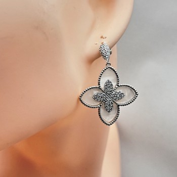 Auskari ar rodija pārklājumu