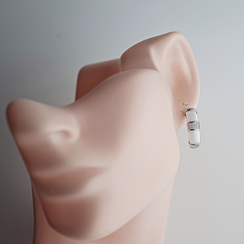 Auskari ar rodija pārklājumu un keramiku