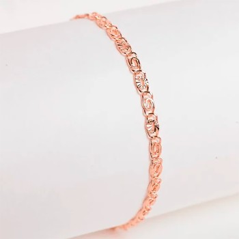 Apzeltīta rokassprādze Gliemežu atslēgas caurumiņu un staru gravējuma posmu virkne