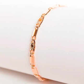 Apzeltīta rokassprādze Vienlaidu glancētu gliemežvāku un saules staru gravējuma posmu virkne