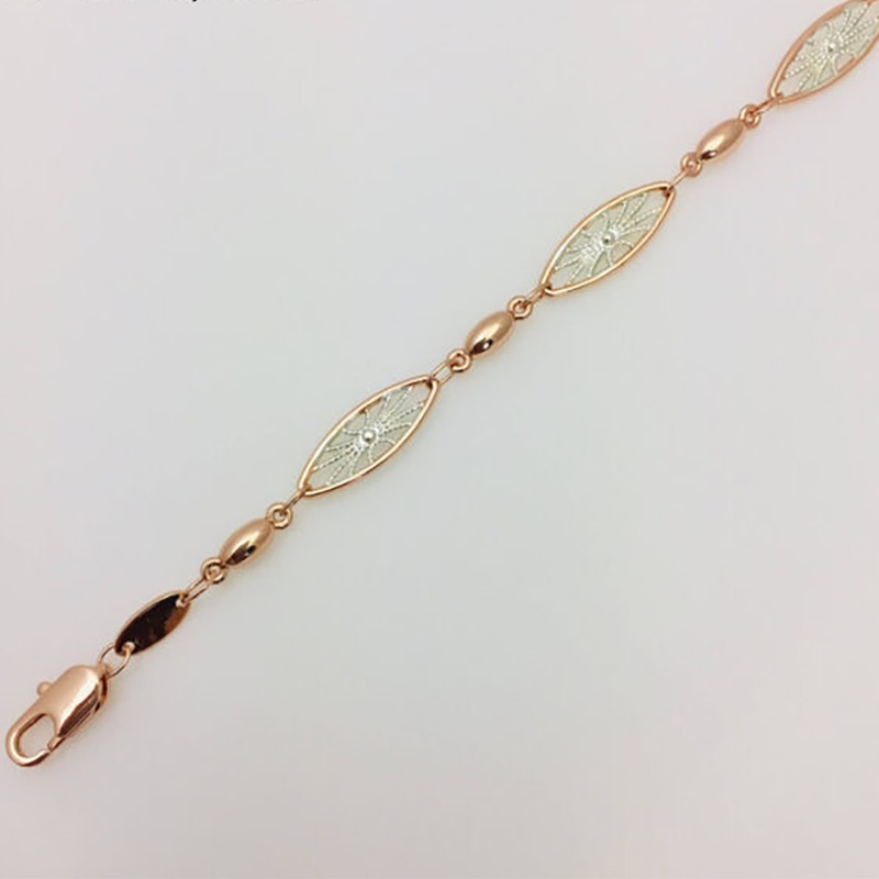 Apzeltīta rokassprādze Iestrādātu ovālajā rāmī mozaīkas fancy tīkla posmu un ovālu posmu virkne